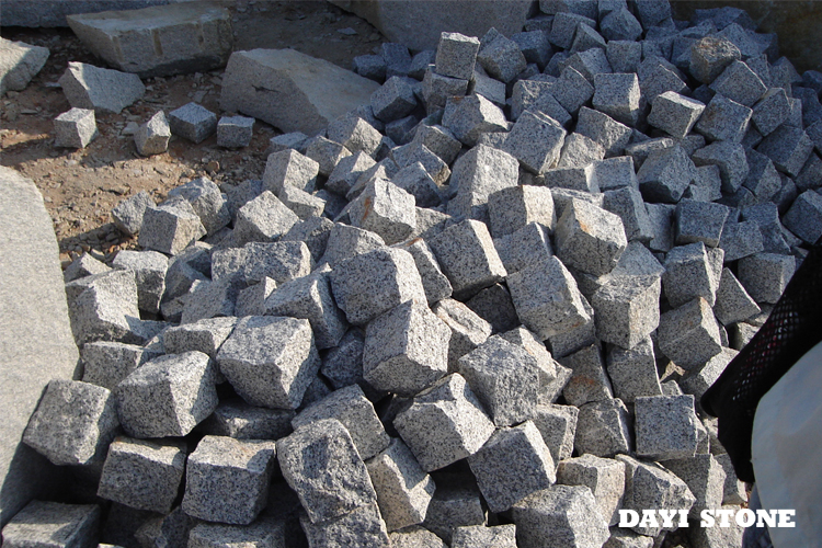 Cubes Light Grey Granite Stone All sides natural split 10x10x10cm - Dayi Stone